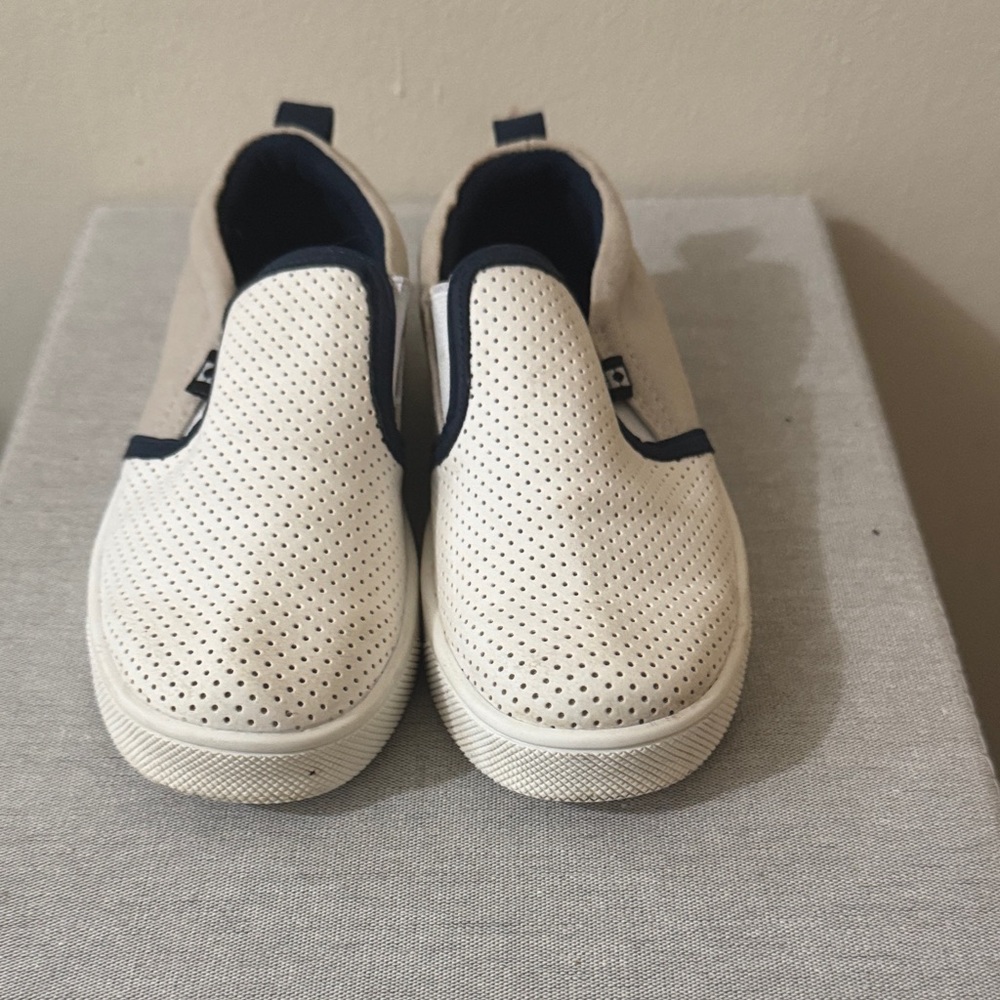 Oomphies Kids Sneakers in Cream and Navy